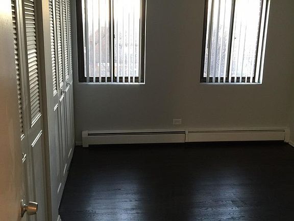 4th image of 6028 N Winthrop Ave #501