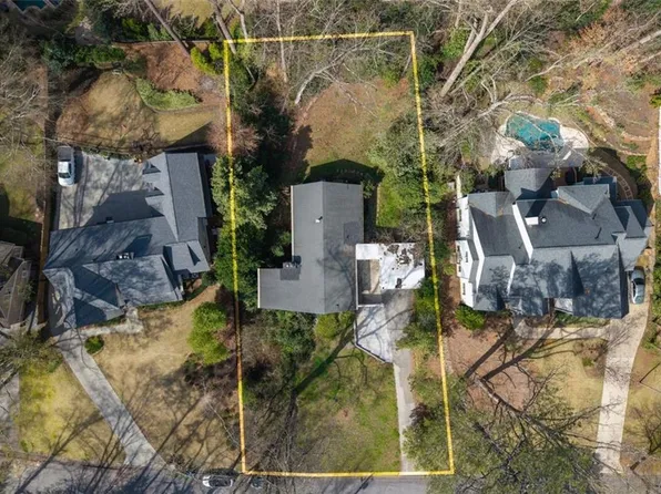 3906 Land O Lakes Dr NE, Atlanta, GA 30342
