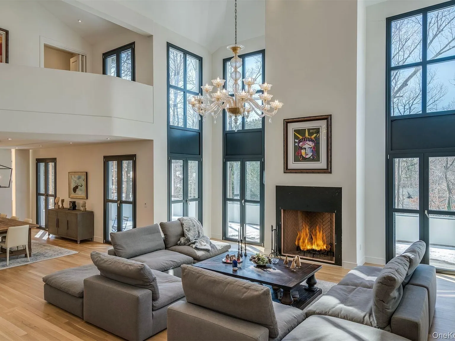 5 bed, 6.5 bath, 8180 sqft, $28,000 — Photo 4