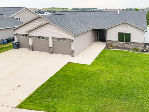 1907 4th Ave SW, Mandan, ND 58554
