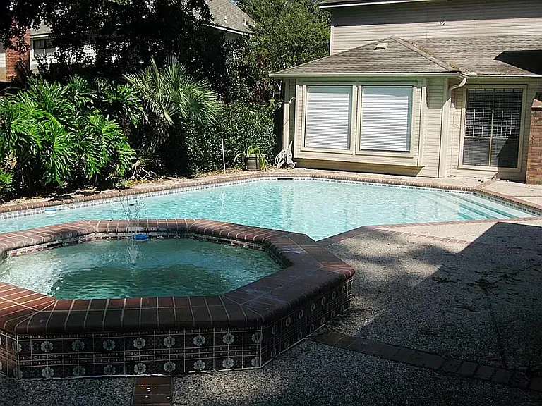 17619 Champion Forest Dr — Photo 3