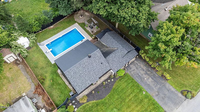 4th image of 1048 Spry Lane