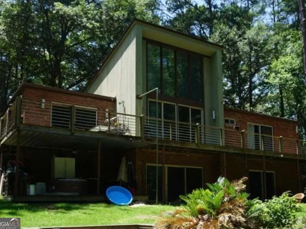 637 NE Woodland Dr, Sandersville, GA 31082