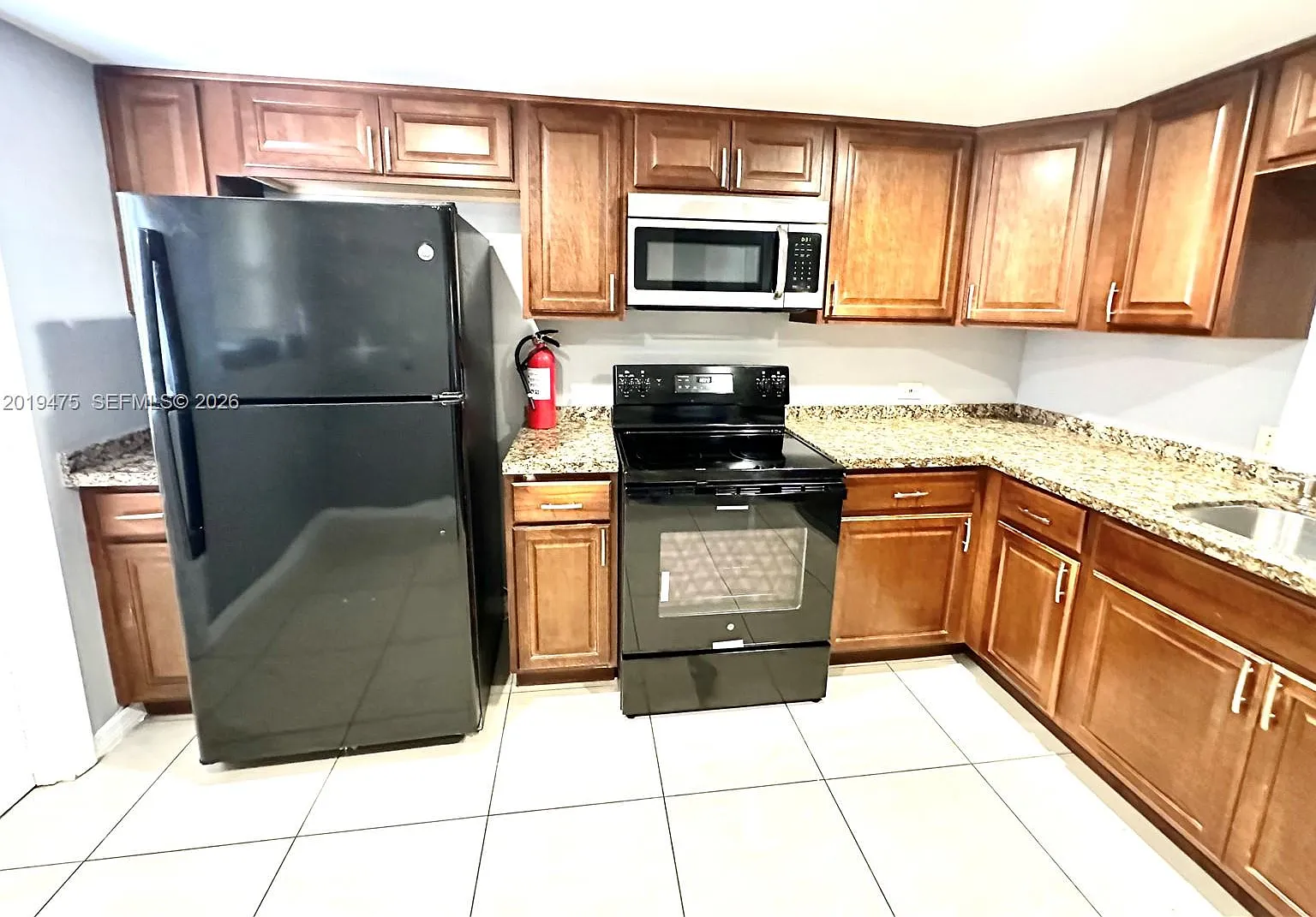 Royal Oaks Condo — Photo 1