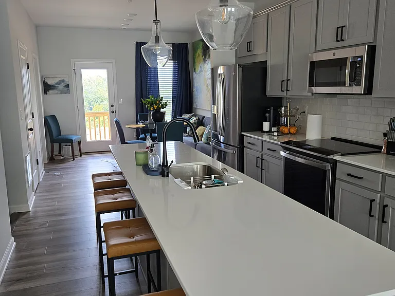 347 Skylar Ter SE — Photo 2