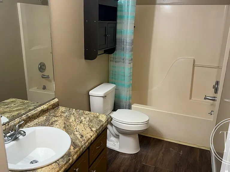 142 NE Shayna Dr — Photo 8