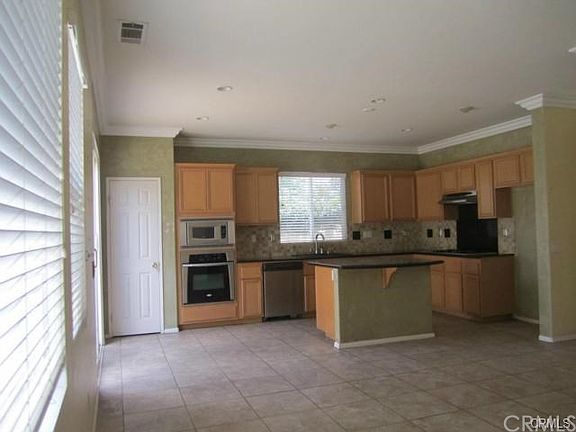 4th image of 13003 Acacia Ave