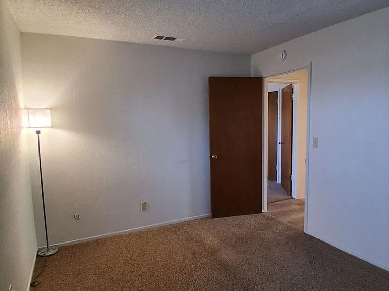 4597 N Emerson Ave — Photo 9