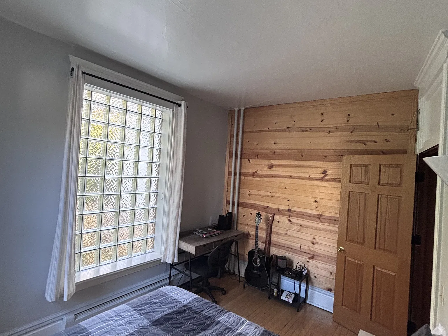 1113 E 4th Street - 1 — Photo 4