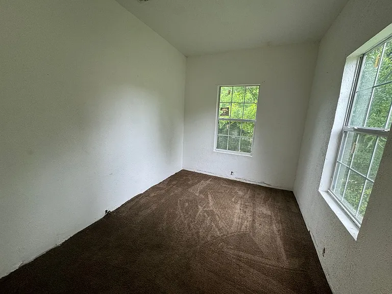 3031 Catherine St — Photo 10