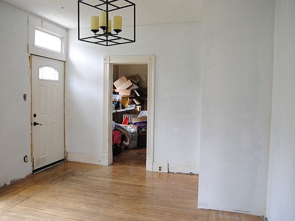 2nd image of 1009 W Monroe St