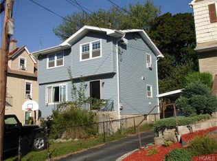 35 Beattie Ln, New Rochelle, NY 10805