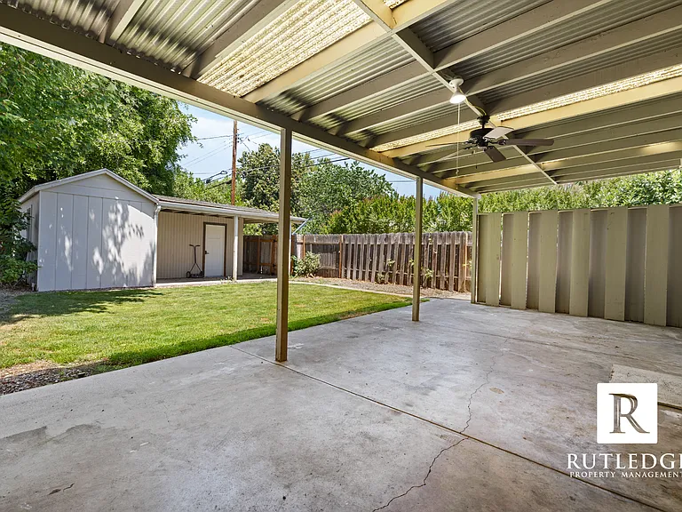 307 Monroe St — Photo 18