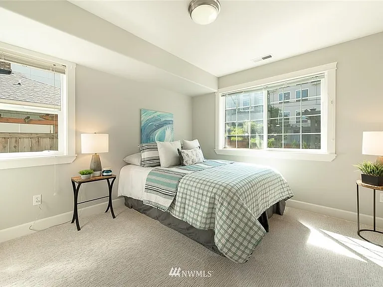 150 W Florentia St #A — Photo 9