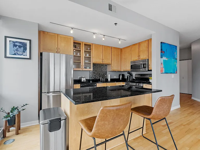 929 Portland Ave #1101 — Photo 5