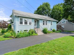 9 Palmer St, Weymouth, MA 02190