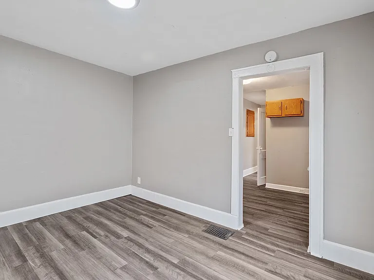 1414 W 32nd St — Photo 5