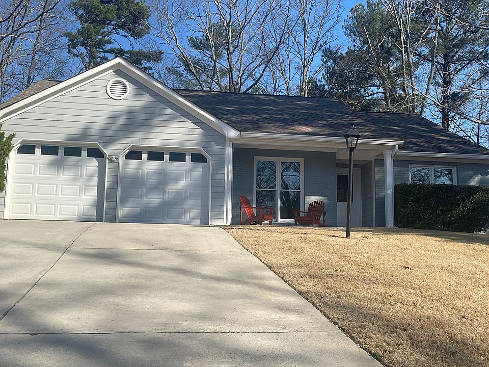 View of Home front, Just look at that curb appeal ! __