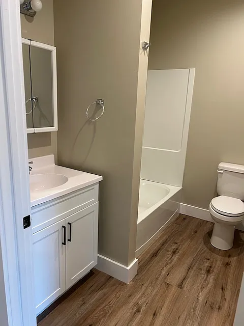 2 bed, 1200 sqft, $2,400 — Photo 3