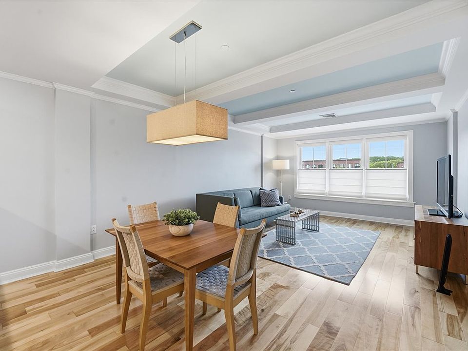 1st image of 225 Stanley Ave #313