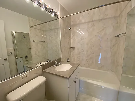 Rented by Solow Realty | media 27