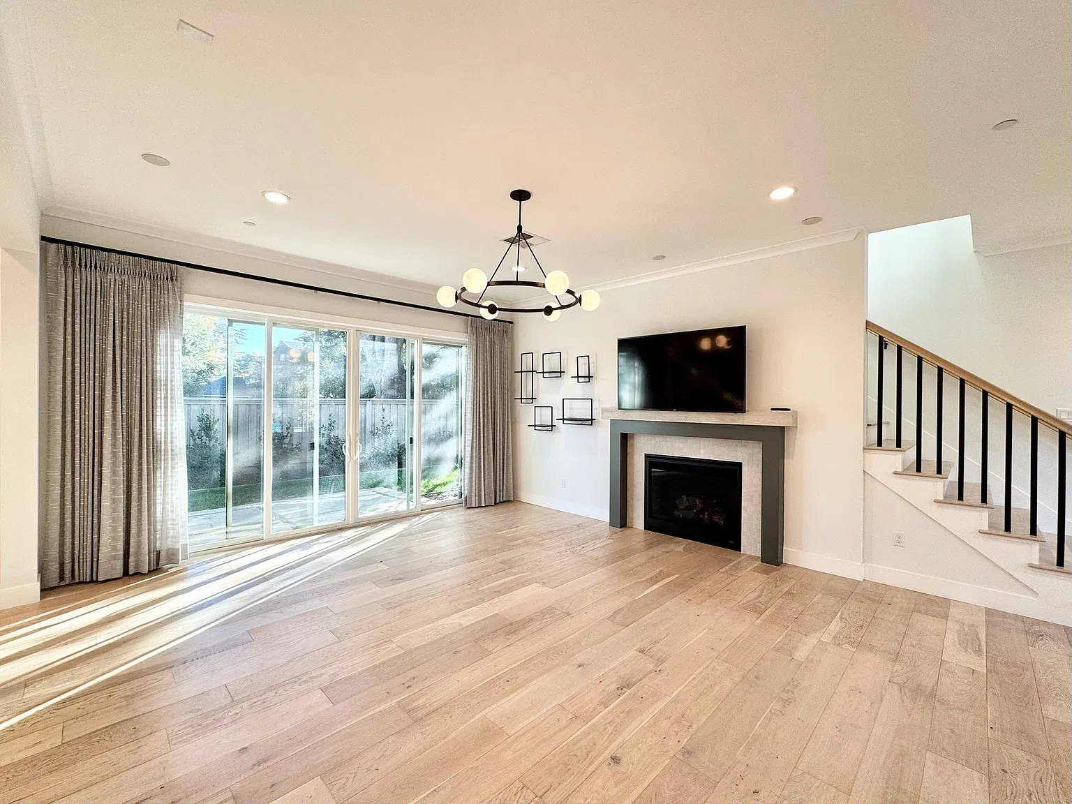 4 bed, 2634 sqft, $18,000 — Photo 4