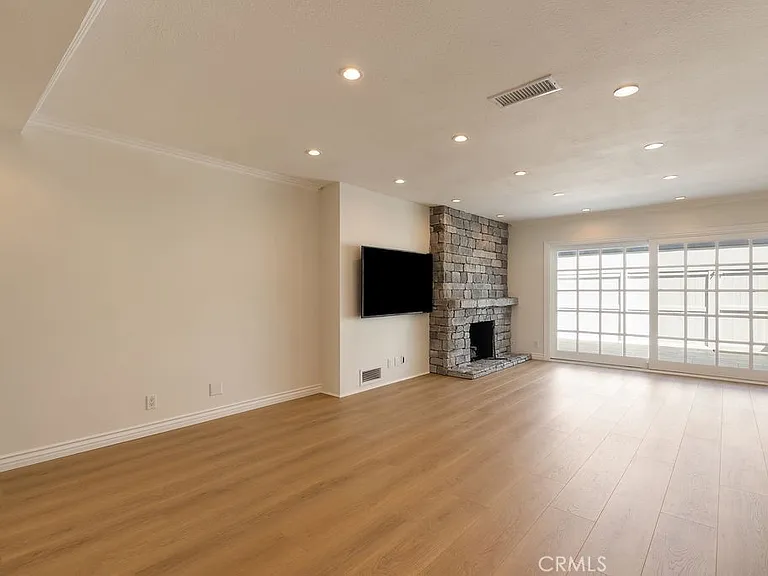 1088 Buckingham Ln — Photo 7