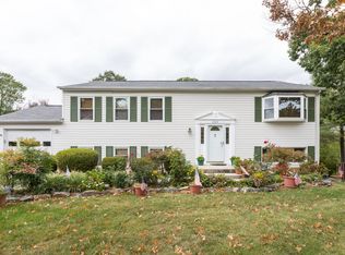 2324 Archdale Rd, Reston, VA 20191