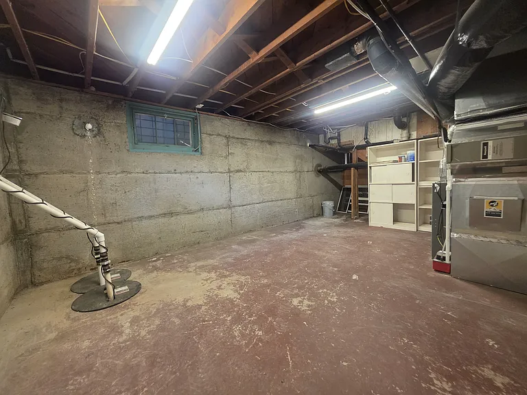 166 Draper St NE — Photo 38