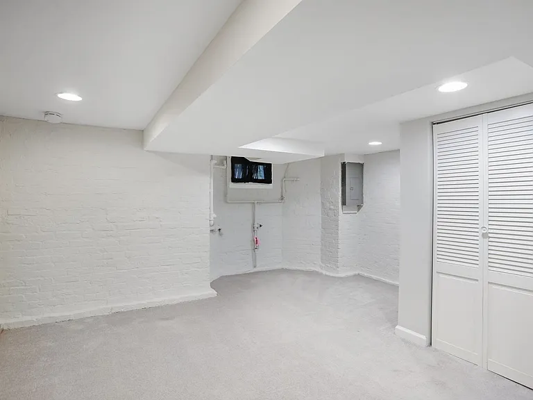 1373 N Carolina Ave NE — Photo 39