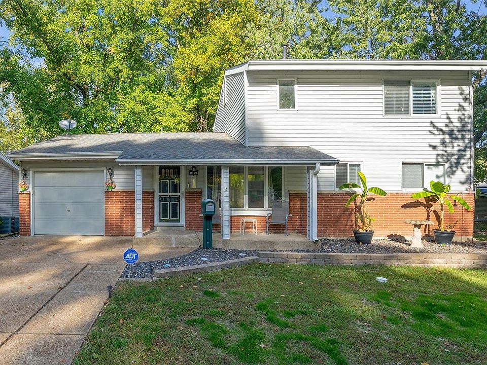 1st image of 885 Lilac Dr