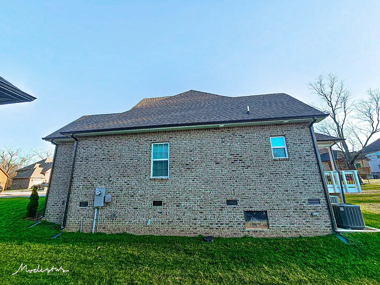 1718 Oak Forest Dr — Photo 45