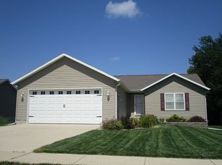 1401 Brookside Dr, Cedar Falls, IA 50613