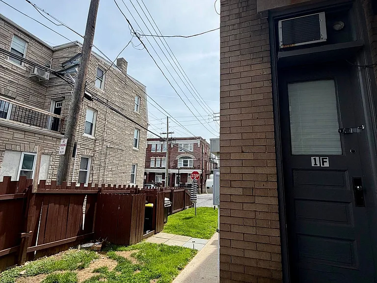 31 W James St #1F — Photo 12
