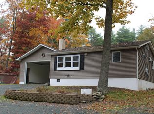 133 Hickory Rd, Dingmans Ferry, PA 18328