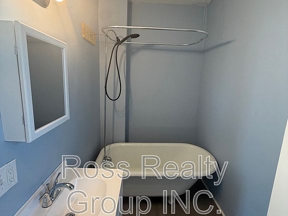 3rd image of 108 Field Ave