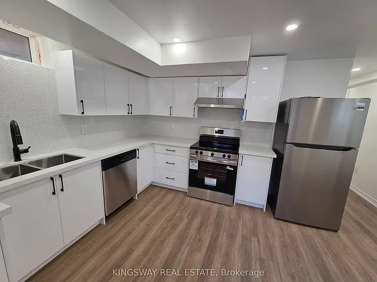 839 Miltonbrook Cres #BASEMENT — Photo 5