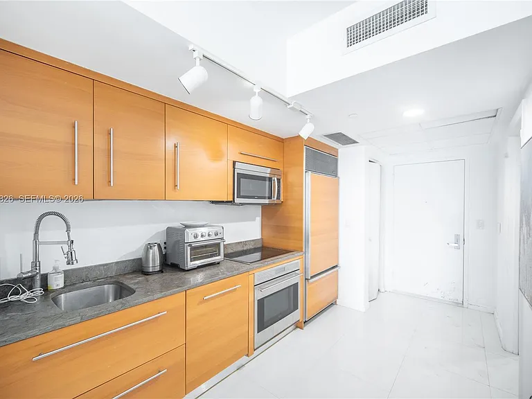 475 Brickell Ave #2010 — Photo 2