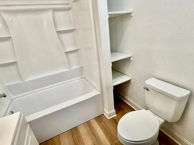 43 Townsend Ave — Photo 19