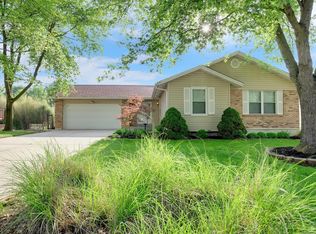 636 Woodstream Dr, Saint Charles, MO 63304