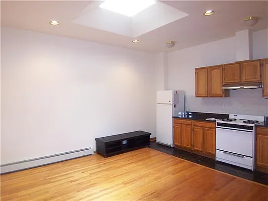 Rented by Maz Group NY | media 2