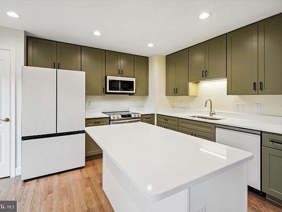 5th image of 3928 Valley Ridge Dr