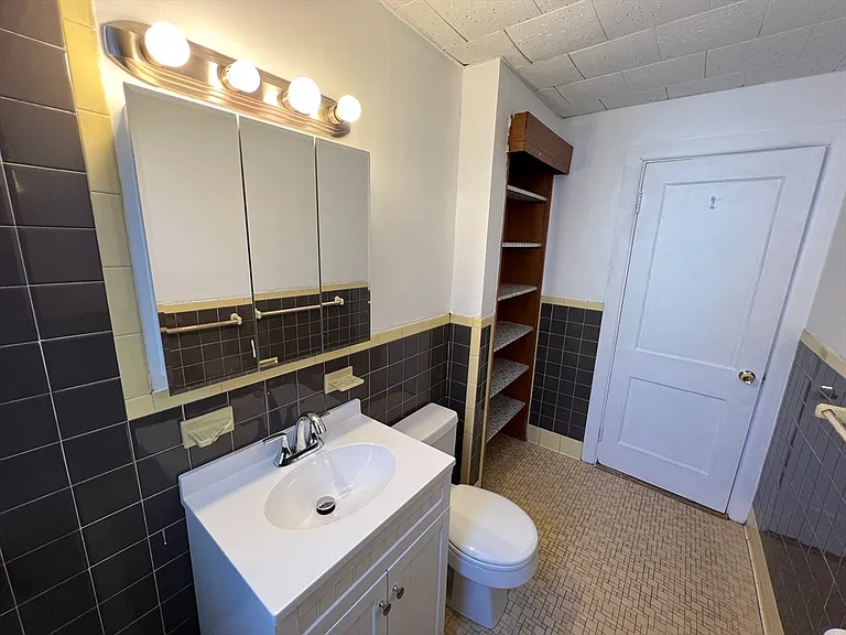 75 Park St #8 — Photo 7