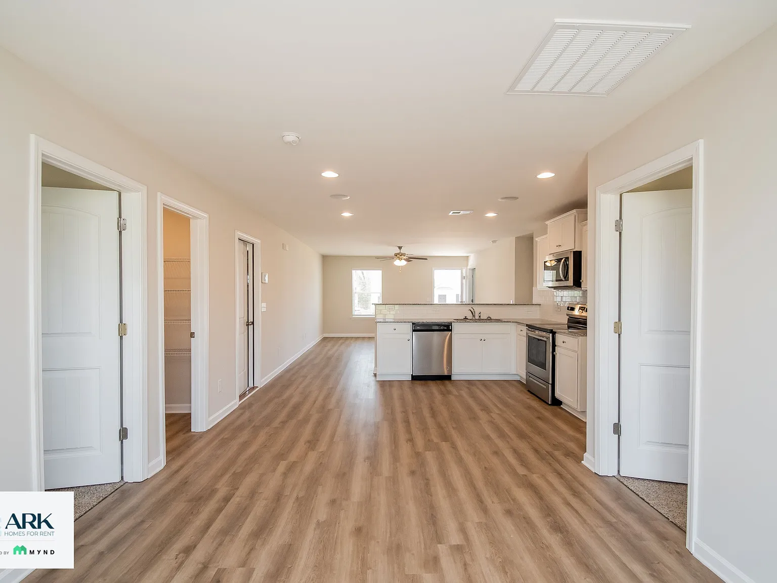 3 bed, 2.0 bath, 1300 sqft, $1,750 — Photo 4