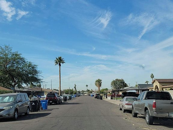 4th image of 5741 W Earll Dr