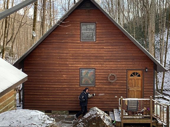 3rd image of 1022 Coweeta Gap Rd