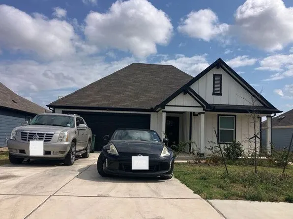 217 Sweetwater Creek Ln, Hutto, TX 78634