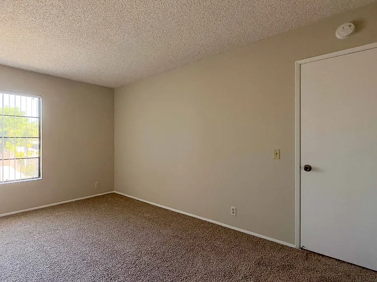 3101 Juniper St — Photo 13