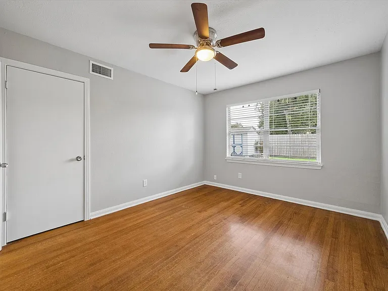 8037 Longridge Dr — Photo 19
