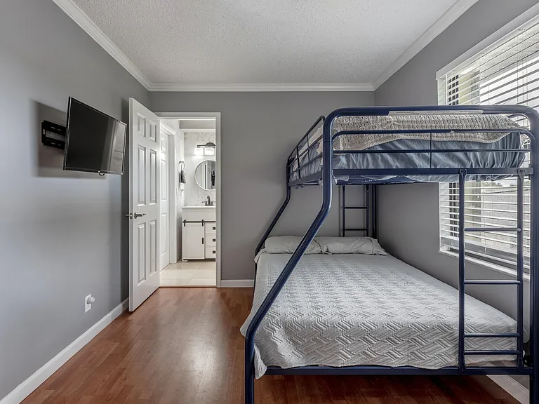 324 W Pine St #11 — Photo 21